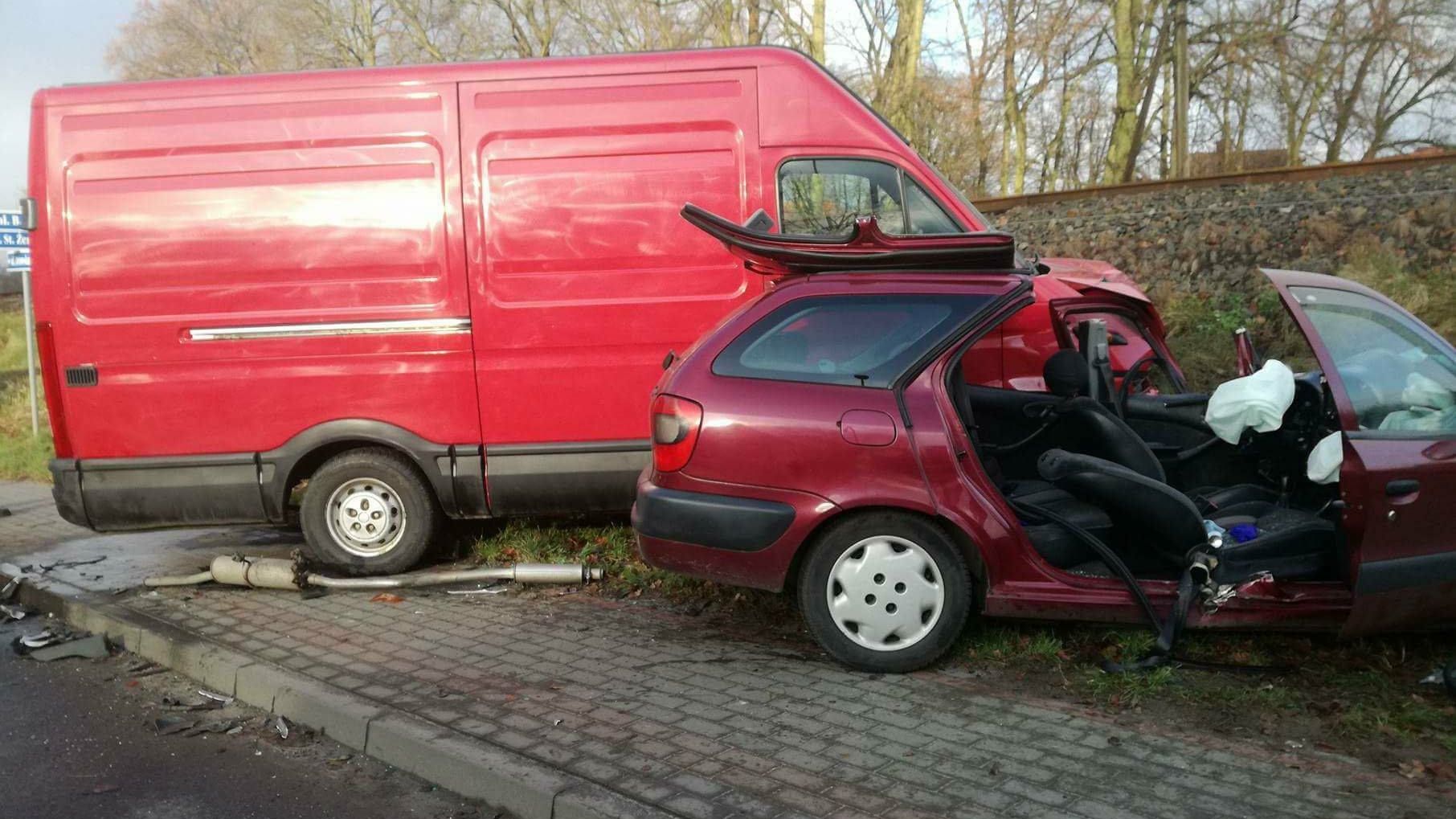 Groźnie wyglądający wypadek w Złocieńcu. Samochód osobowy