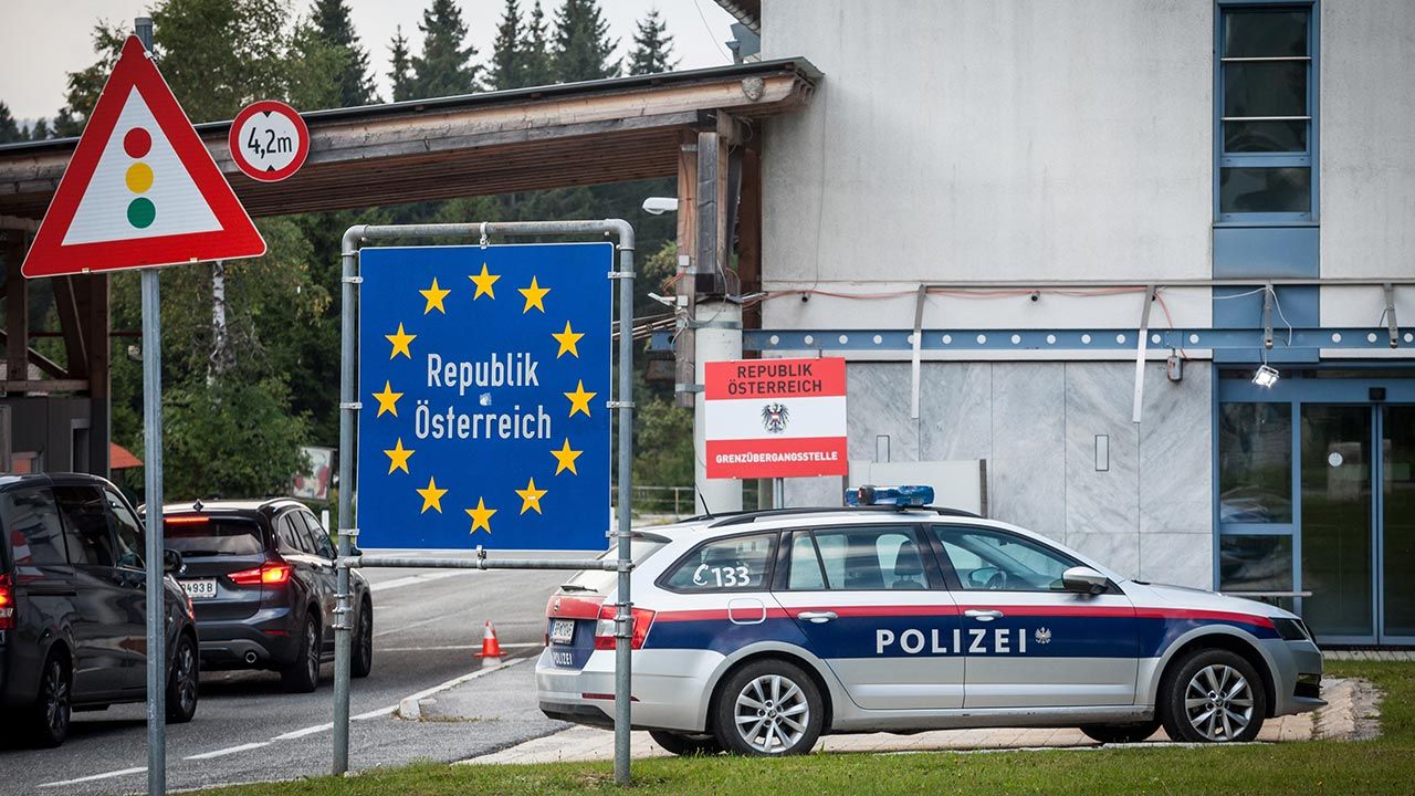 Austria wprowadzi kontrole, aby zapobiegać nielegalnej migracji (fot. Shutterstock/BalkansCat)