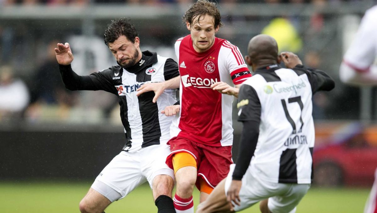 Daley Blind (w środku) (fot. PAP/EPA) Daley Blind (w środku) (fot. PAP/EPA)