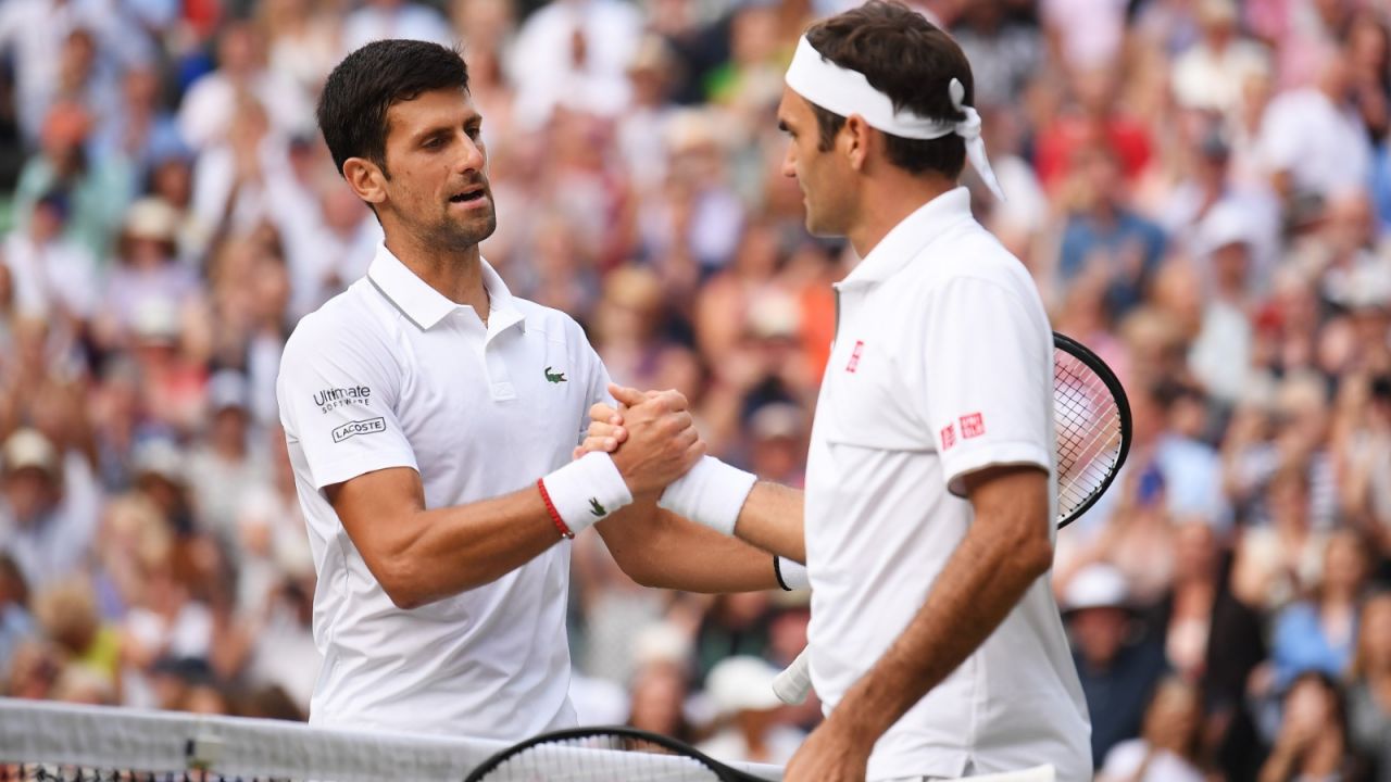 Roger Federer (z prawej) bierze pod uwagę różne warianty. Również ten, że igrzysk nie będzie (fot. Getty).