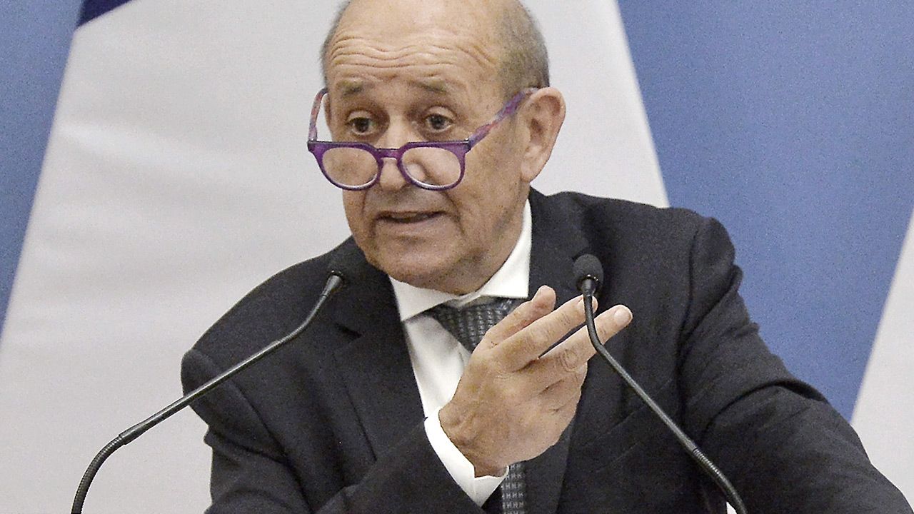 Szef francuskiej dyplomacji Jean-Yves Le Drian (fot. PAP/EPA/Lajos Soos) Szef francuskiej dyplomacji Jean-Yves Le Drian (fot. PAP/EPA/Lajos Soos)