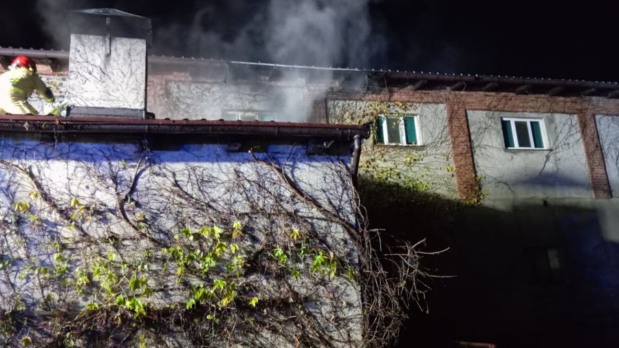 Pożar w stadninie koni - Jeziorki  (fot. OSP Osieczna) 