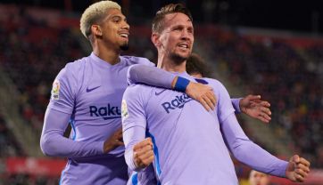 Ronald Araujo i Luuk de Jong (fot. Getty Images)