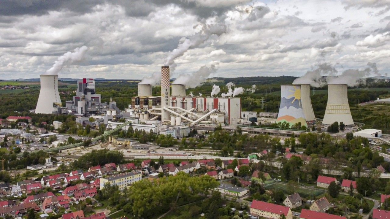 Polsko-czeski konflikt dotyczący kopalni ma rozwiązać podpisanie międzyrządowej umowy (fot. arch. PAP/Aleksander Koźmiński) Polsko-czeski konflikt dotyczący kopalni ma rozwiązać podpisanie międzyrządowej umowy (fot. arch. PAP/Aleksander Koźmiński)
