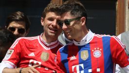 Thomas Mueller i Robert Lewandowski (fot. Getty).