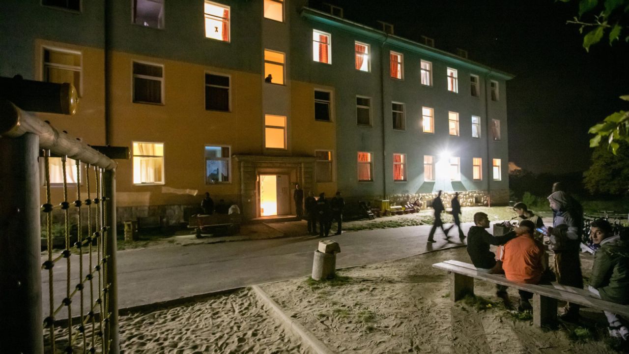Pożar wybuchł w ośrodku dla uchodźców w poniedziałek (fot. PAP/EPA/MICHAEL REICHEL) Pożar wybuchł w ośrodku dla uchodźców w poniedziałek (fot. PAP/EPA/MICHAEL REICHEL)