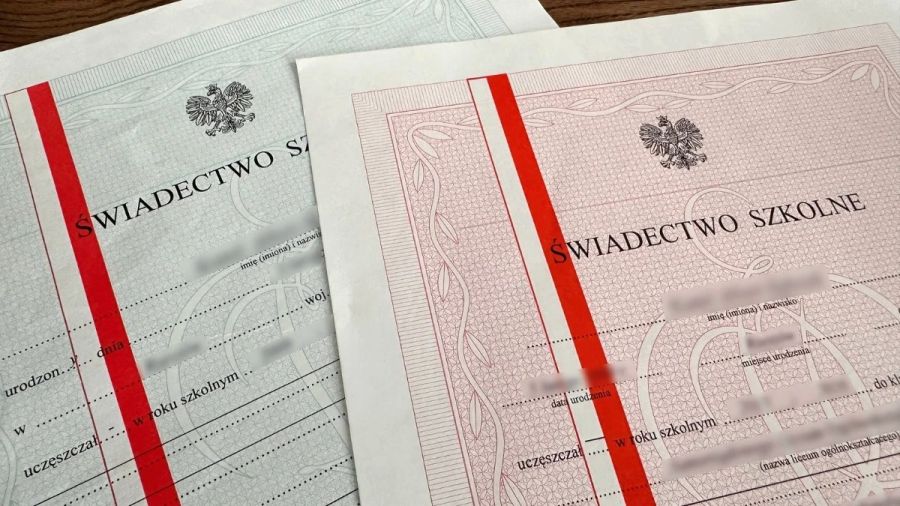 W piątek koniec roku szkolnego. Dlaczego dla wielu osób tak ważne jest świadectwo z „czerwonym paskiem”?