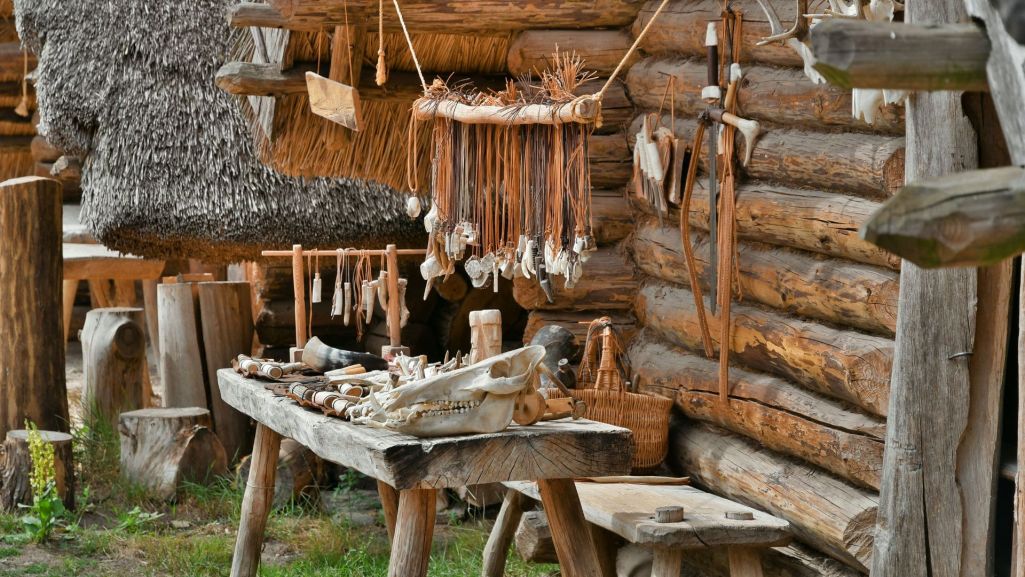 Muzeum w Biskupinie to jeden z najbardziej znanych rezerwatów archeologicznych w Europie Środkowej. Fot. kravka/Shutterstock