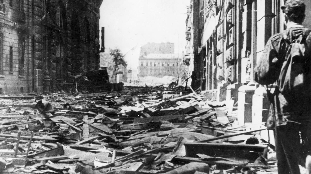 Polska poniosła kolosalne straty z rąk III Rzeszy (fot. Picture Post/Hulton Archive/Getty Images) Polska poniosła kolosalne straty z rąk III Rzeszy (fot. Picture Post/Hulton Archive/Getty Images)