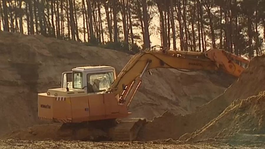 Śmieci zakopywane na działce. Sprawca przyłapany na gorącym uczynku