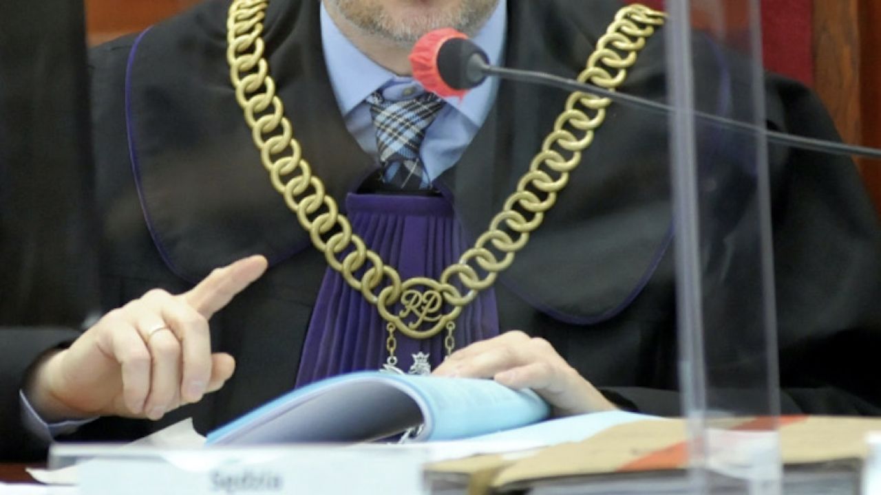 Piotr Laskowski otrzymał karę dyscyplinarną, ale orzeczenie to nie jest prawomocne (fot. arch.PAP/Leszek Szymański) Piotr Laskowski otrzymał karę dyscyplinarną, ale orzeczenie to nie jest prawomocne (fot. arch.PAP/Leszek Szymański)