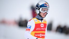 Daniel Tschofenig jest najlepiej zarabiającym skoczkiem sezonu 2024/25 PŚ (fot. Getty)