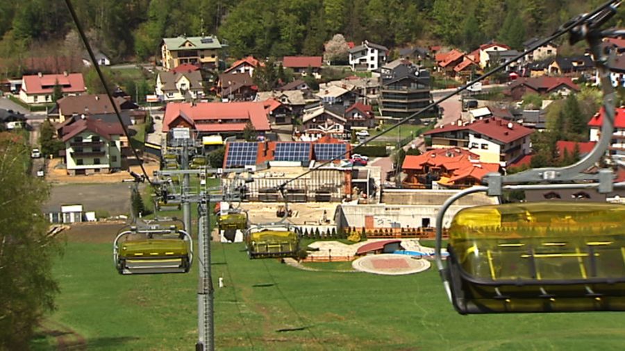 Ruszyła najpopularniejsza w Beskidach kolej krzesełkowa na Skrzyczne, Fot. TVP3 Katowice