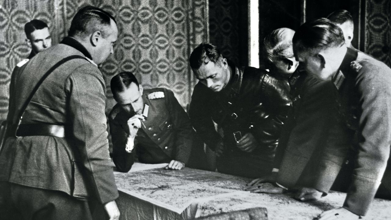 W Kuropatach spoczywają ofiary zbrodni sowieckich sprzed agresji na Polskę i z czasów okupacji (fot. Hulton-Deutsch Collection/Corbis/Getty Images) W Kuropatach spoczywają ofiary zbrodni sowieckich sprzed agresji na Polskę i z czasów okupacji (fot. Hulton-Deutsch Collection/Corbis/Getty Images)