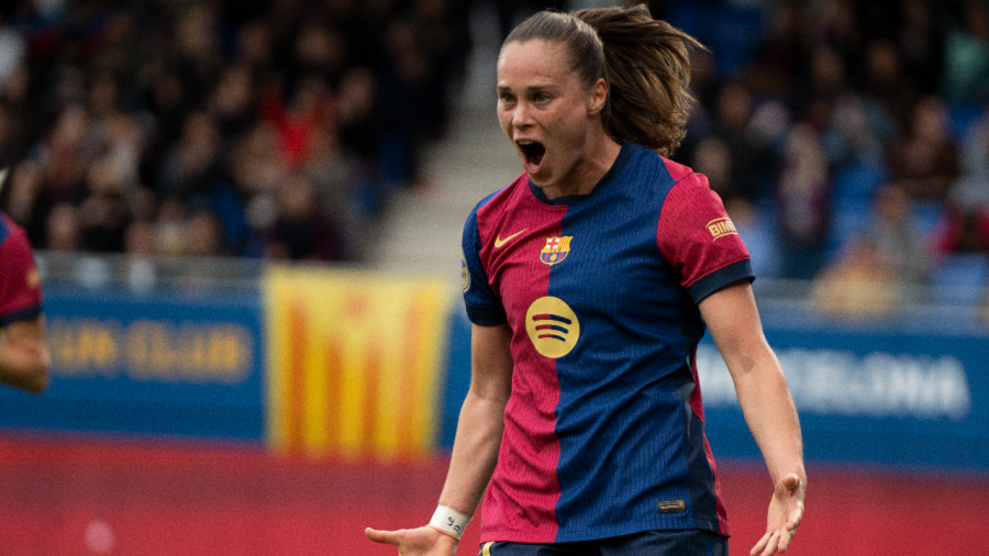 Ewa Pajor cieszy się z mistrzostwa Hiszpanii. Przed Barceloną jeszcze finał Ligi Mistrzyń (Fot.: Ruben De La Rosa/NurPhoto via Getty Images).