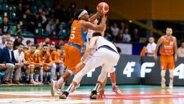 Kadre Gray występował już na boiskach polskiej ligi (fot. Getty Images) Kadre Gray występował już na boiskach polskiej ligi (fot. Getty Images)