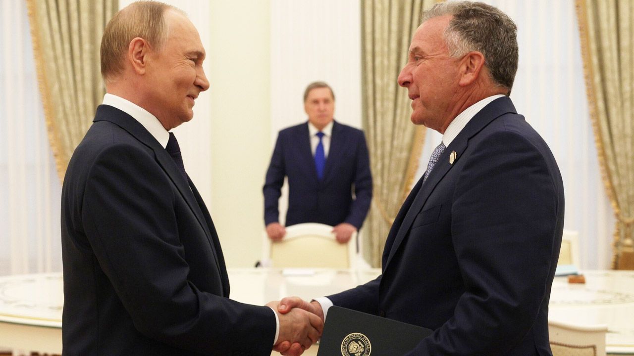 Zakończyło się spotkanie przyw&oacute;dcy Rosji Władimira Putina z wysłannikami USA Steve'em Witkoffem i Jaredem Kushnerem w Moskwie &ndash; poinformowało biuro prasowe Kremla. Rozmowy trwały...