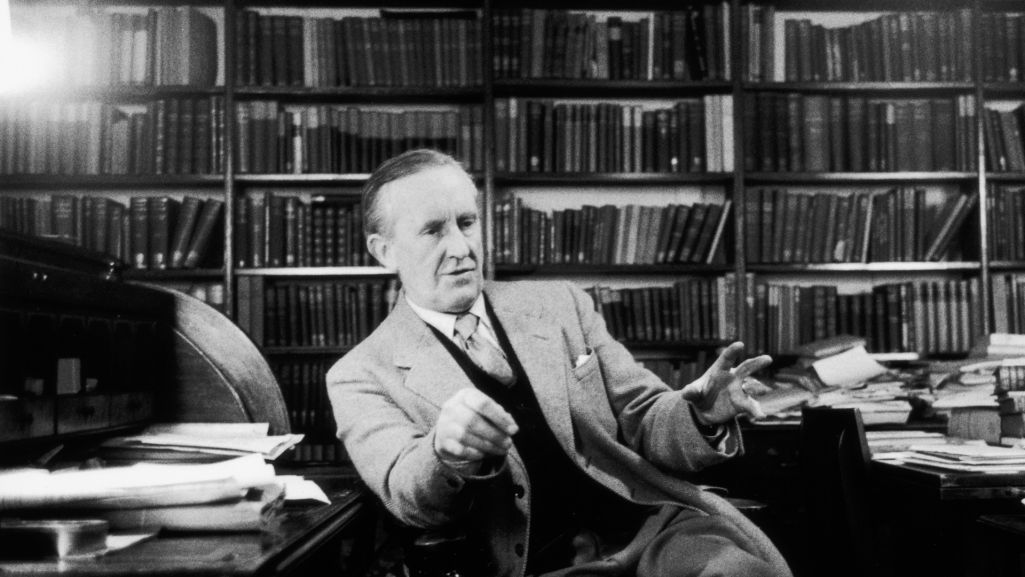 Na zdjęciu JRR Tolkien. Fot. Haywood Magee/ Getty Images