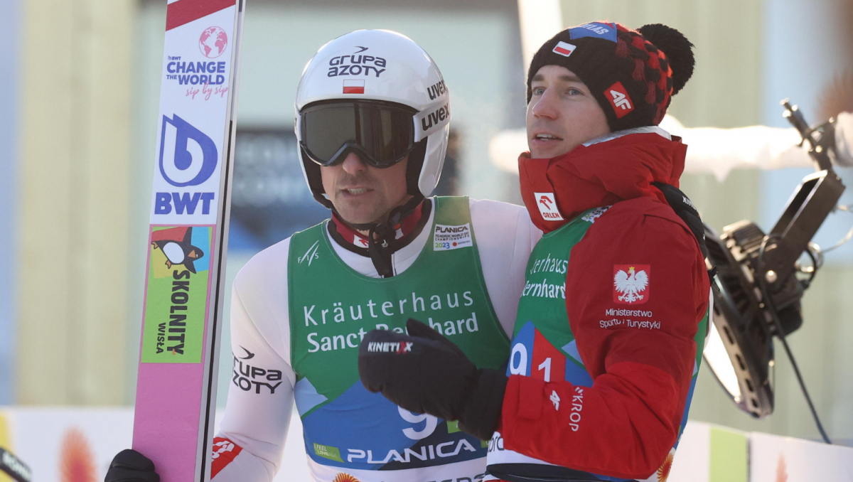 Piotr Żyła (po lewej) nie wystąpi w zawodach PŚ w Zakopanem. Do drużyny narodowej wraca za to Kamil Stoch (fot. PAP) Piotr Żyła (po lewej) nie wystąpi w zawodach PŚ w Zakopanem. Do drużyny narodowej wraca za to Kamil Stoch (fot. PAP)