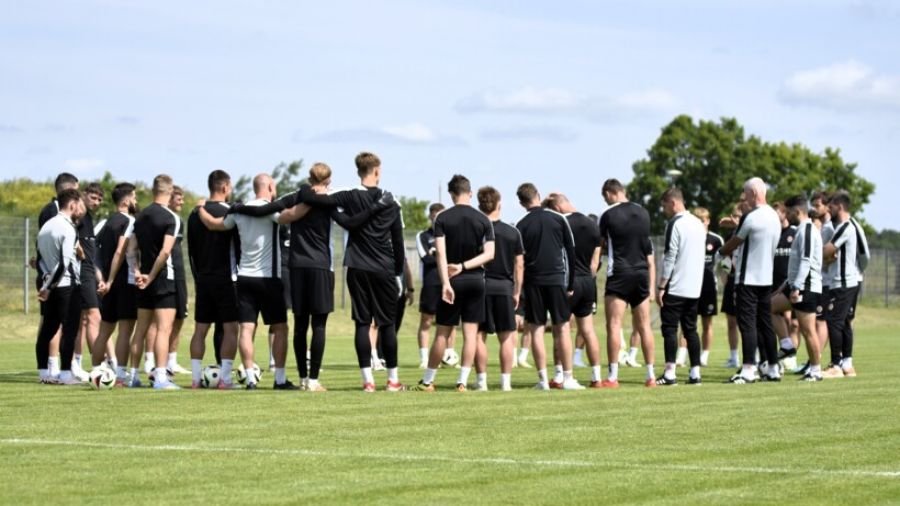 Zespół KGHM Zagłębie Lubin szykuje się do nowego sezonu 2025/2026 (fot. źródło: zaglebie.com)