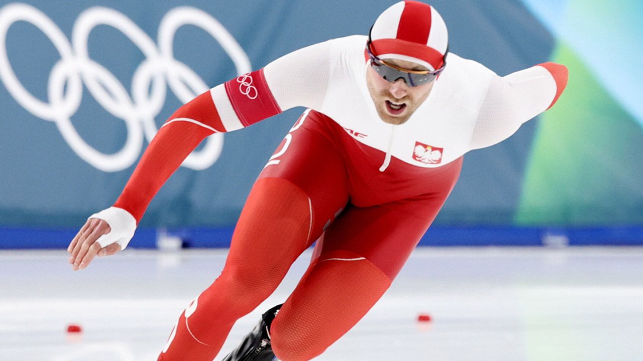 Damian Żurek wraca do Polski bez medalu. Nasz faworyt zn&oacute;w zajął 4. miejsce &ndash; tym razem w biegu na 500 m. Złoty medal zdobył Jordan Stolz, kt&oacute;ry w kapitalnym stylu poprawił...