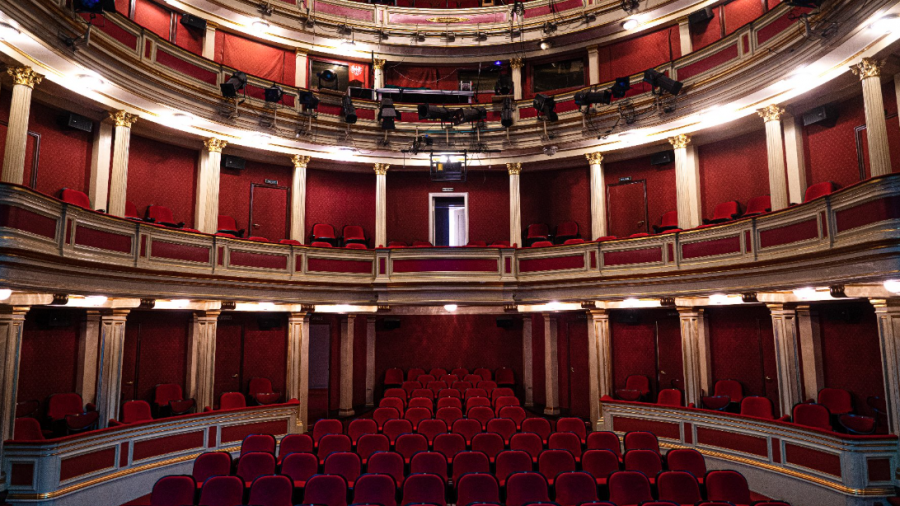 Poznań: 150-lat Teatru Polskiego, „Teatralne klunkry” – zbiórka pamiątek (fot. poznan.pl)