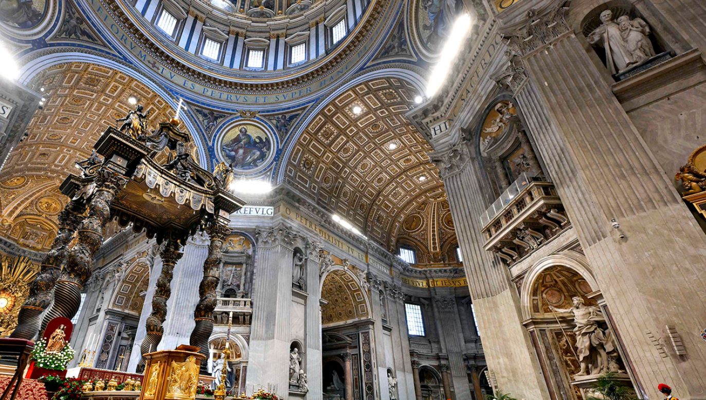 Antywojenny incydent w bazylice św. Piotra  (fot. Vatican Media/Getty)