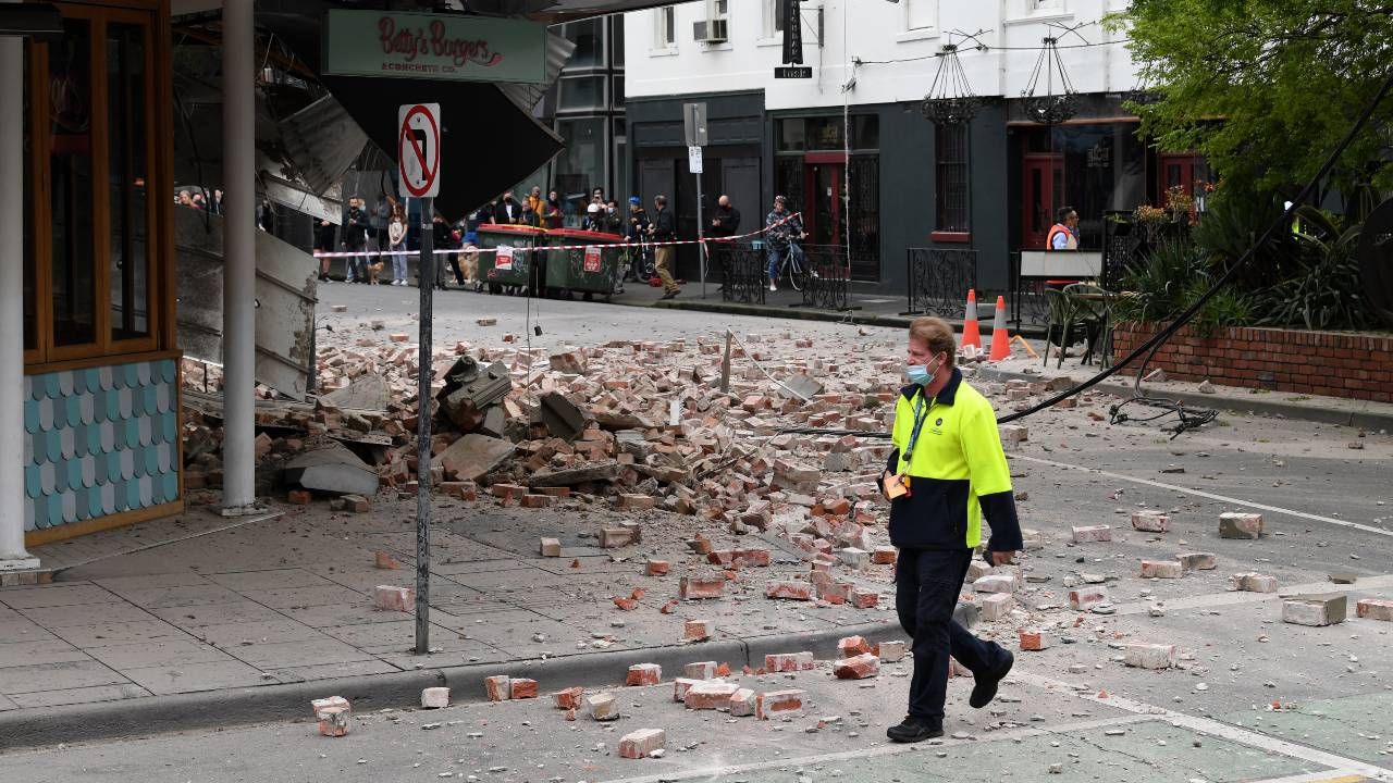 W Melbourne uszkodzonych zostało kilka budynków (fot. PAP/EPA/JAMES ROSS) W Melbourne uszkodzonych zostało kilka budynków (fot. PAP/EPA/JAMES ROSS)