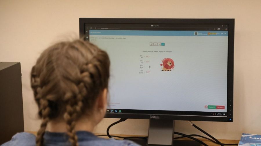 Zeszyt.online dopasowuje zadania do poziomu ucznia fot. lebork.pl