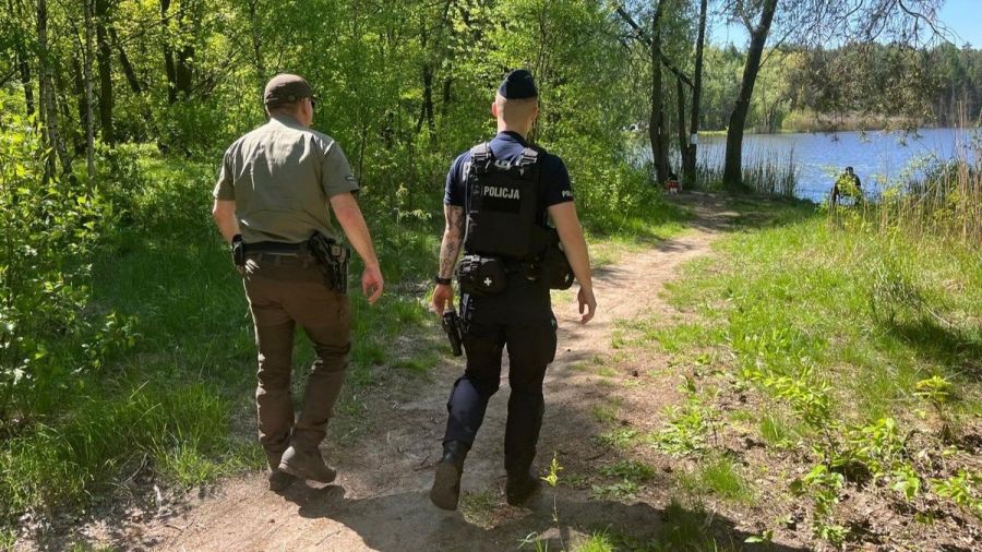 Policjanci i strażnicy leśni reagują m.in. na naruszenia przepisów przeciwpożarowych. Fot. Policja Śląska