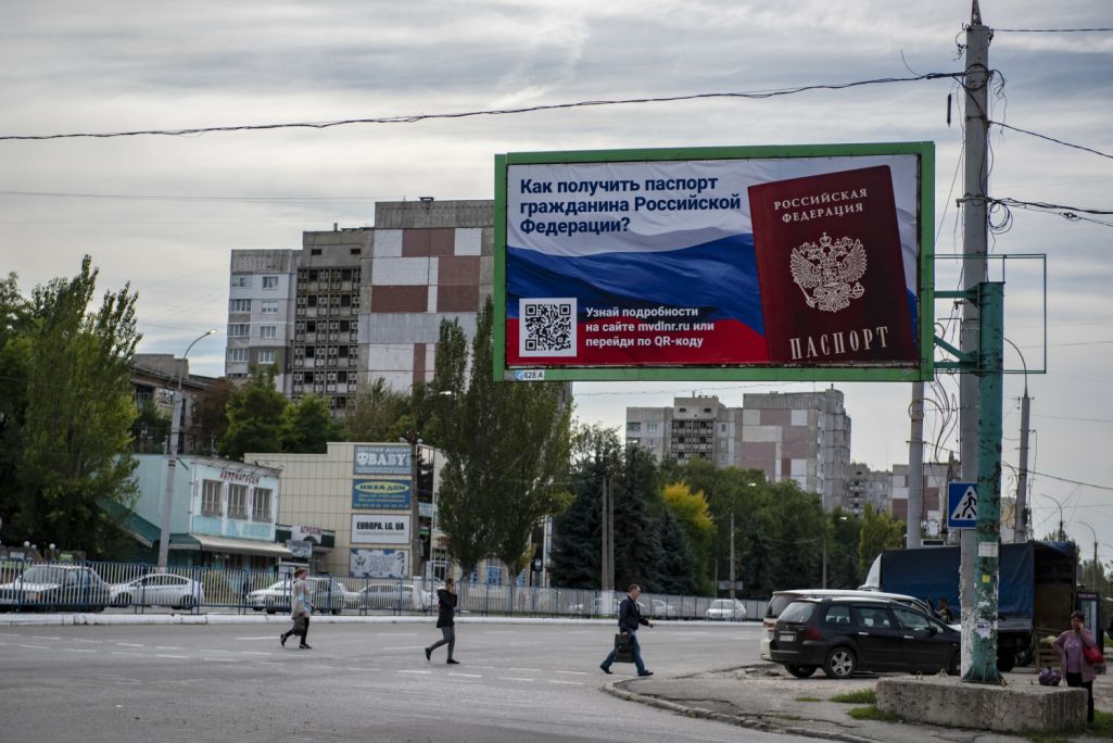 Здымак мае ілюстрацыйны характар. Падкантрольны Расеі Луганск, Украіна. 22 верасня 2022 года. (Фота: AP Photo / East News)