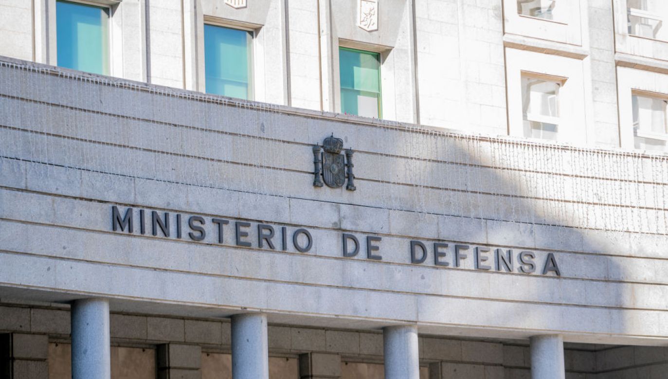 Jedna z przesyłek dotarła do hiszpańskiego Ministerstwa Obrony (Fot. A. Perez Meca/Europa Press; Getty Images)