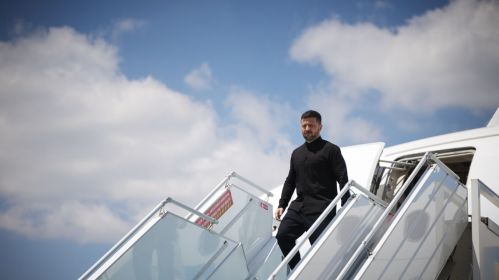 Volodymyr Zelensky after landing in Ankara. May 15, 2025. Photo: x.com/ZelenskyyUa