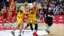 Jakub Schenk został wybrany MVP finałów Orlen Basket Ligi (fot. PAP).