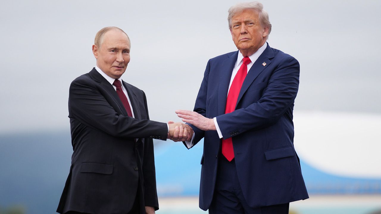 Dyplomatyczna zagadka. Trump studzi emocje w sprawie Putina
