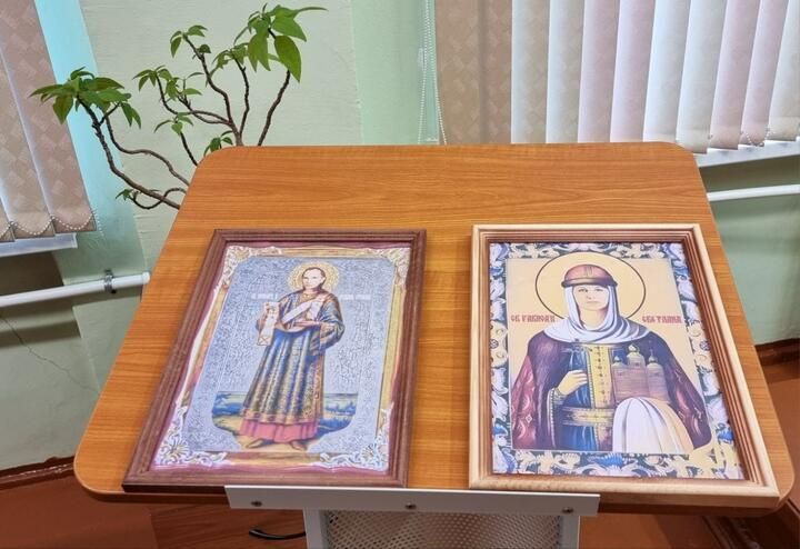 Акцыя Уладзіслава Бохана ў школах Камчаткі. (Фота: Уладзік Бохан | Владислав Бохан / Telegram)