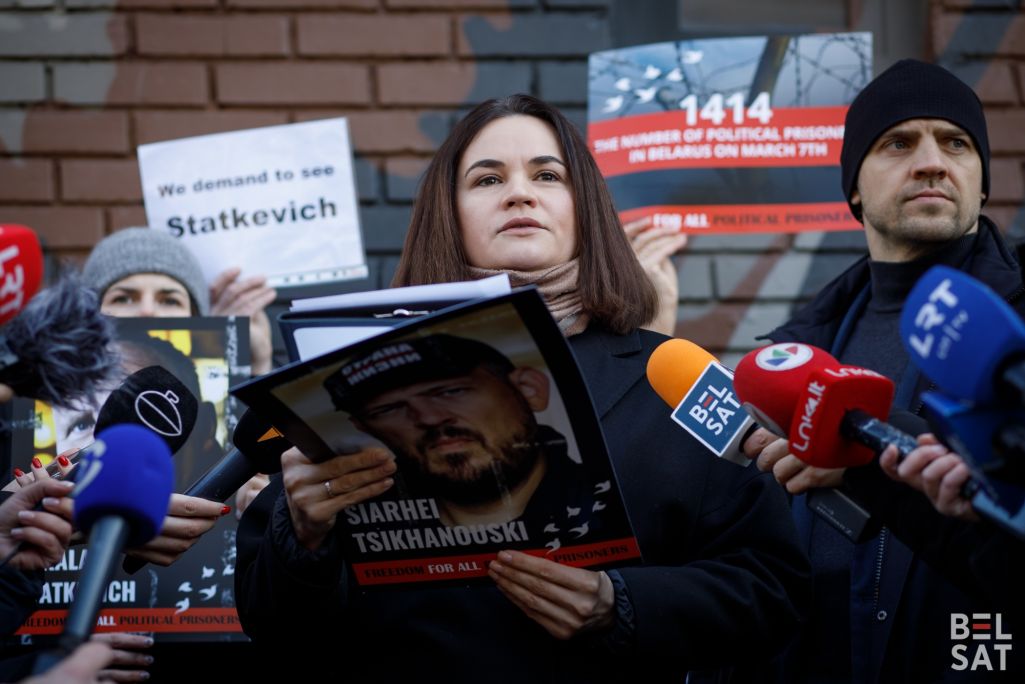 Светлана Тихановская, правозащитники, брифинг, Вильнюс, Сергей Тихановский, Николай Статкевич (Фота: Белсат)
