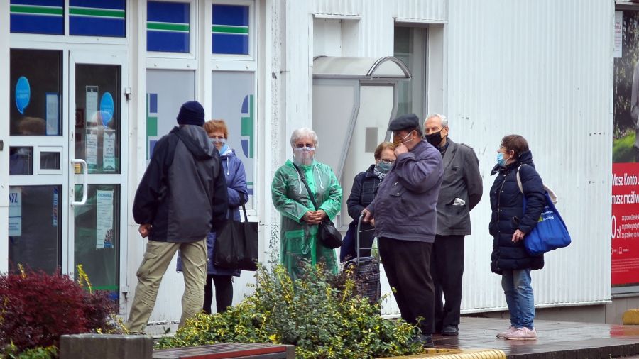 Koronawirus W Polsce Rzad Wprowadza Nowe Obostrzenia Co Ze Szkolami