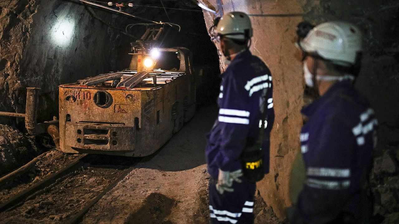 Do wycieku doszło w pobliżu szybu wentylacyjnego K10 kopalni „Abajskaja” (fot. Sergei Bobylev\TASS via Getty Images, zdjęcie ilustracyjne)