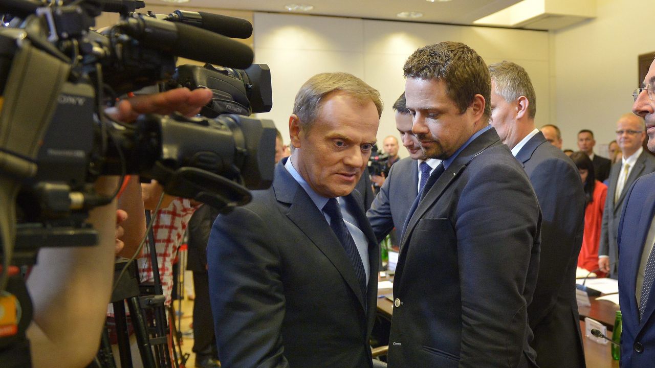 Donald Tusk i Rafał Trzaskowski (fot. PAP/Radek Pietruszka)