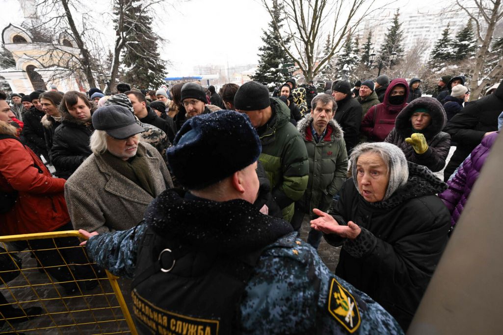 Прыхільнікі Ігара Гіркіна сабраліся ля будынку Маскоўскага гарадскога суда падчас слуханняў. Масква, Расея. 25 студзеня 2024 года. (Фота: Natalia Kolesnikova / AFP / East News)