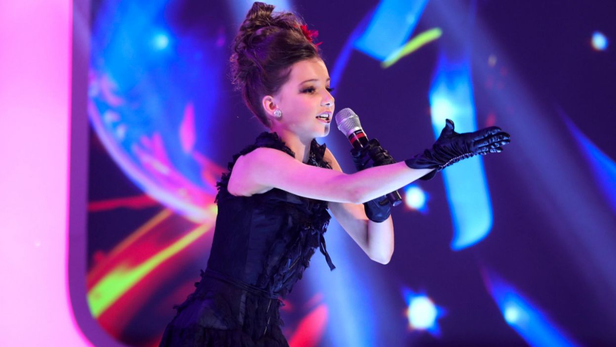 13-letnia Anna Kearney z irlandii zaśpiewa w Gliwicach utwór „Banshee” (fot. eurovision.tv)