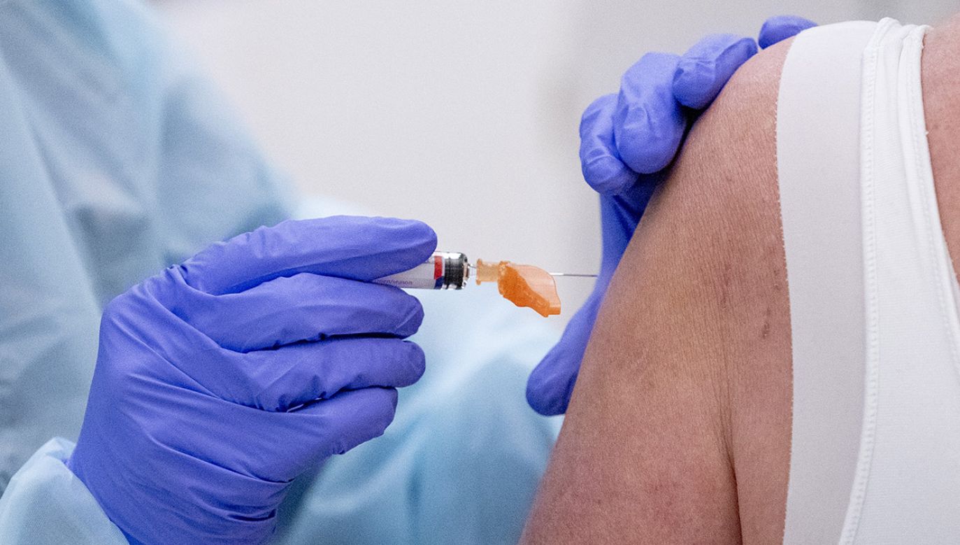 W Polsce szczepionki są na receptę, którą wystawia lekarz pierwszego kontaktu (fot. Niels Wenstedt/BSR Agency/Getty Images)