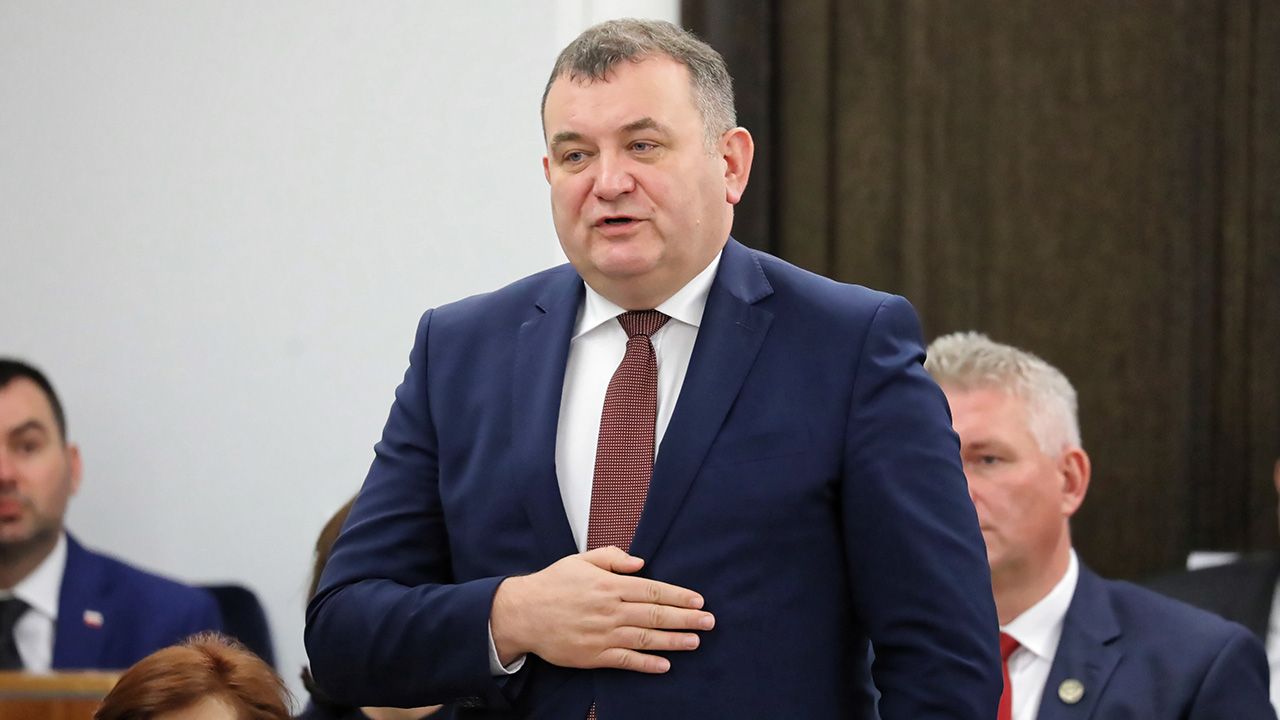 Gawłowski jest jednym z oskarżonych w tzw. aferze melioracyjnej, m.in. o przestępstwa o charakterze korupcyjnym i pranie brudnych pieniędzy (fot. arch. PAP/Tomasz Gzell) Gawłowski jest jednym z oskarżonych w tzw. aferze melioracyjnej, m.in. o przestępstwa o charakterze korupcyjnym i pranie brudnych pieniędzy (fot. arch. PAP/Tomasz Gzell)