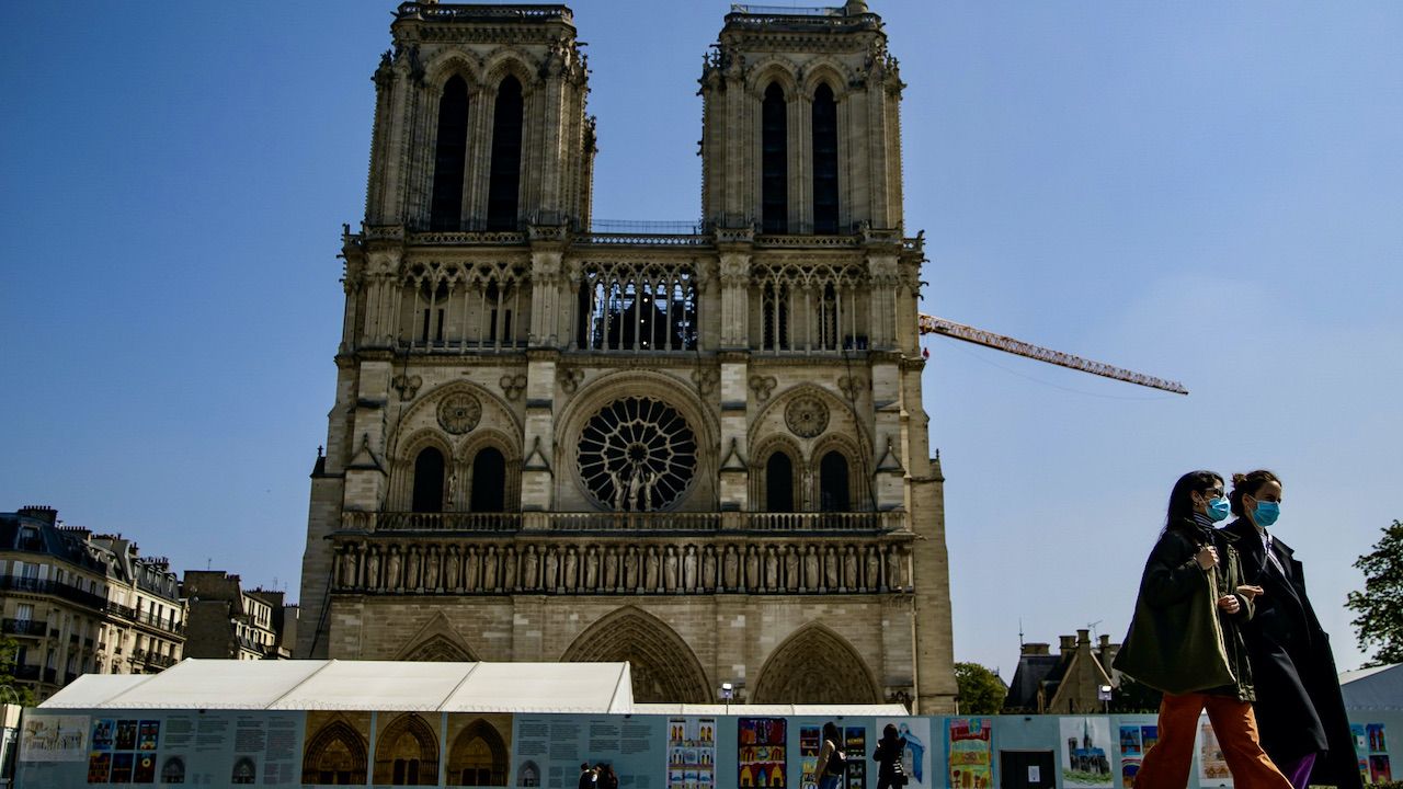 Katedra Notre-Dame(fot. PAP/EPA/IAN LANGSDON)