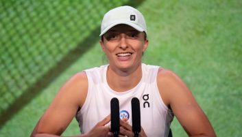 Iga Świątek przekazała na aukcję właśnie taką sukienkę (Fot. Getty Images) Iga Świątek przekazała na aukcję właśnie taką sukienkę (Fot. Getty Images)