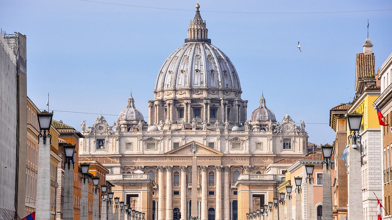 Ponad 66 milionów euro wyniósł deficyt w budżecie Stolicy Apostolskiej w zeszłym roku (fot. Shutterstock) Ponad 66 milionów euro wyniósł deficyt w budżecie Stolicy Apostolskiej w zeszłym roku (fot. Shutterstock)
