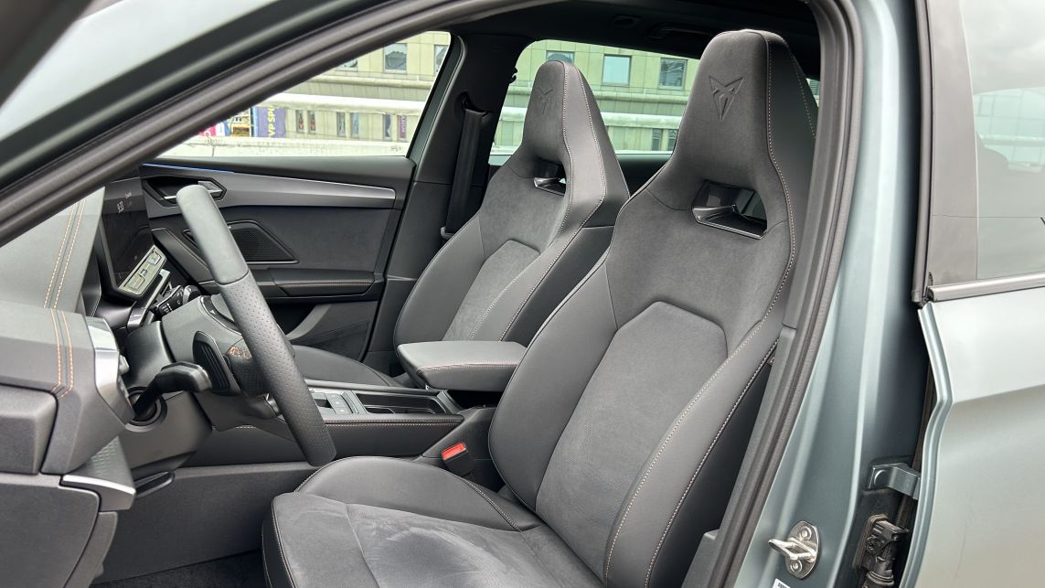 Test Cupra Leon Sportstourer 1.5 e-Hybrid 272 KM - fotel kierowcy
