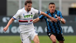 Bartosz Bereszyński (na zdjęciu z lewej) i jego Sampdoria doznali w sobotę wysokiej porażki z Interem (fot. Getty)