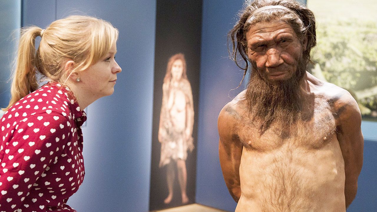 Neandertalczycy żyli w niewielkich grupach, wobec tego każda śmierć była znaczącą stratą (fot. Will Oliver/PA Images via Getty Images) Neandertalczycy żyli w niewielkich grupach, wobec tego każda śmierć była znaczącą stratą (fot. Will Oliver/PA Images via Getty Images)